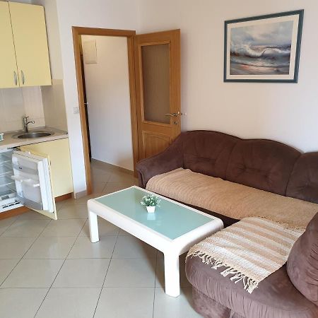 Apartments Knezovic Gradac  Bagian luar foto