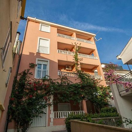 Apartments Knezovic Gradac  Bagian luar foto