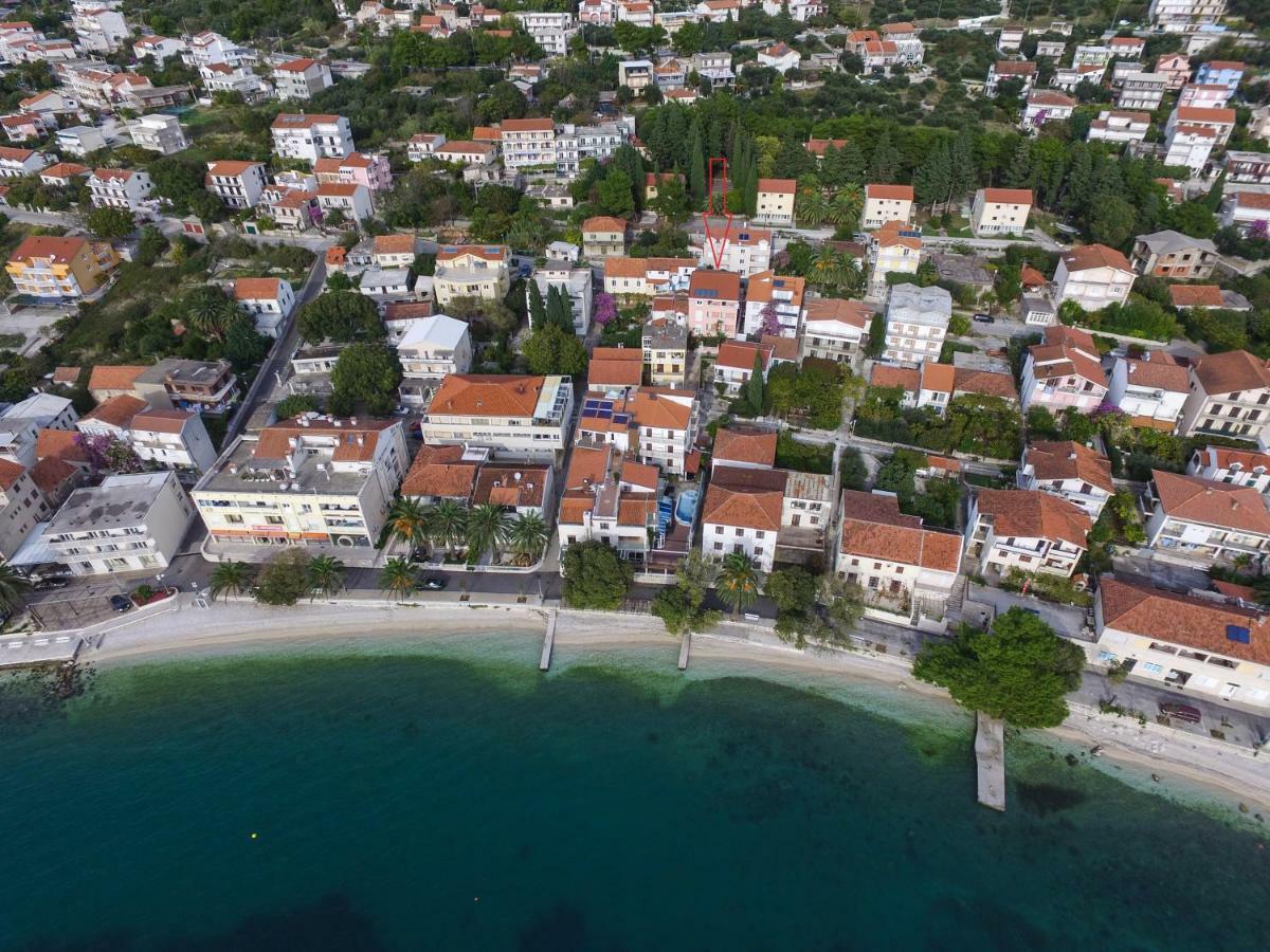 Apartments Knezovic Gradac  Bagian luar foto