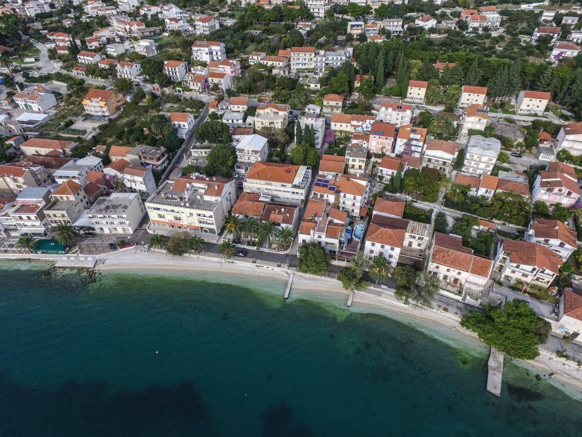 Apartments Knezovic Gradac  Bagian luar foto